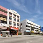 Oyo 89978 Hotel Grand Maria